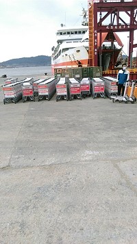 正新輪胎發揮企業愛心,昨天再次捐贈150輛手推車運抵馬祖。(圖:港務處提供)