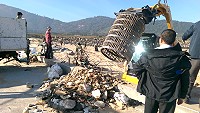 　北竿鄉公所舉辦今年首度大規模淨灘活動，環保署補助沙灘專用清潔車也進行首次的操作訓練。（圖／文：陳鵬雄）