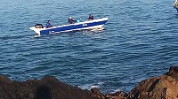 　大陸平潭高速動力漁船（小快船）集結南竿鞋礁及逼近山隴村莊澳口。（圖：釣友提供）