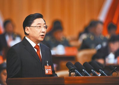 福建省第十二屆人民代表大會第四次會議昨在福建會堂開幕。福建省代省長于偉國向大會作福建省人民政府工作的報告。 中新社