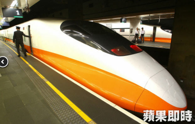 本周六是總統及立委選舉日,航空、高鐵、台鐵等運輸工具空位仍多,交通部呼籲民眾盡量回鄉投票。資料照片