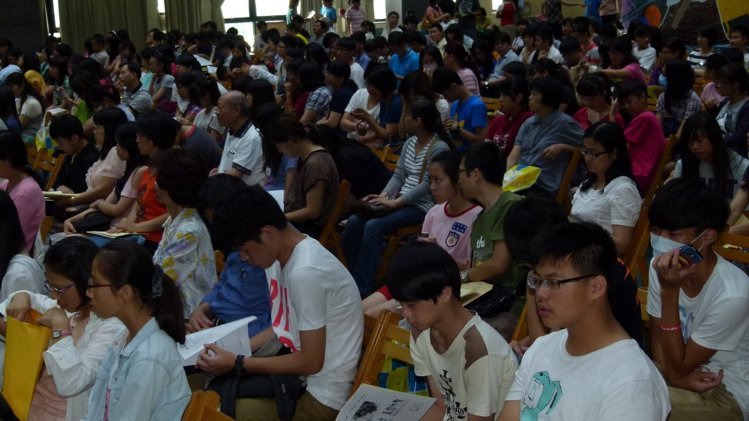 高中職及五專入學管道多達10幾種,教育部昨提醒考生,要注意相關期程,勿錯過報名。報系資料照