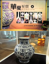 民俗文物館四樓展出「華夏至寶-故宮複製文物展」,展期只到1月20日,歡迎地區軍民踴躍前往欣賞。(圖/文:曹重偉)