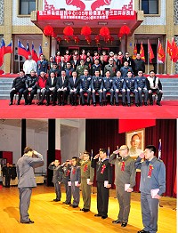 　後備指揮部連江縣後備服務中心舉辦「105年後備軍人晉任表揚典禮」，由指揮官湯家坤中將來馬主持，為晉任表揚人員掛階授勳及握手祝賀，會後也與來賓及晉任表揚人員合影留念。（圖／文：曹重偉）