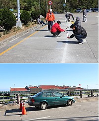 南竿機場門口車道左側已劃掉停車格,仍有許多旅客停車佔用車道。(圖/文:吳嘉榮)