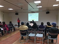 南竿山隴社區蔬菜公園排水設施及周邊環境改善工程施工前說明會,進行作業前說明並聽取鄉親意見。(圖:建設局提供)