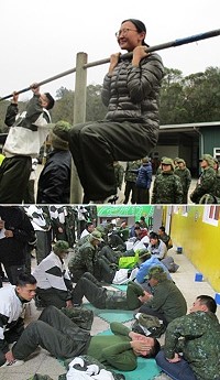 (上圖)即使單槓再冰冷,也要撐到最後一秒。(圖:程威/文:王照暹)、(下圖)奮力的做每一下,讓自己比以前更進步。(圖:程威/文:利坤錴)