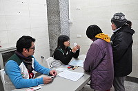 　馬祖家扶中心感恩服務分享會，睽違30多年馬祖家扶再次回到馬祖提供經濟弱勢家庭扶助，現場也準備甜點分享。（圖／文：馮紹夫）