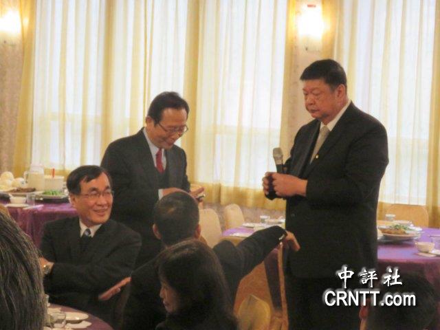 連江縣“立委”陳雪生(左)率先放砲不滿現在參選國民黨主席的人選。(中評社 倪鴻祥攝)