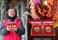 馬祖境天后宮今年除夕夜續推「搶頭香、送金幣」活動,凡當晚前往排隊民眾有機會獲贈該廟特製之猴年金色紀念幣,歡迎善男信女除夕夜一起來天后宮前守歲搶頭香。(圖/文:曹重偉)