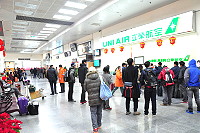 　春節連假到來，機場、碼頭開始湧現大量人潮。（圖／文：馮紹夫）