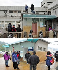 　原先因水源問題延後開放的福澳漁會公廁，經廠商完成改善並由環保局再次前往辦理複驗，局長張壽華等人親自登上水塔勘驗，確定已無問題及宣布即刻開放啟用。（圖／文：曹重偉）