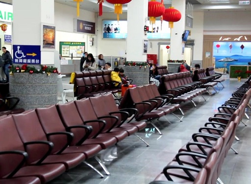 台馬班機南竿9日(大年初二)上午有補位旅客,現場有少部份等候旅客。(圖/吳嘉榮)
