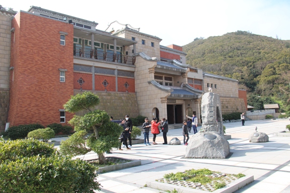 民俗文物館採取收費機制,未來還會增加語音導覽解說服務,提升參觀品質。(圖/文:吳嘉榮)