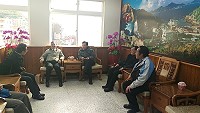 台電公司副總經理鍾炳利16日前往拜訪府會首長,同時前往電廠慰問基層員工。(圖:珠山電廠提供)