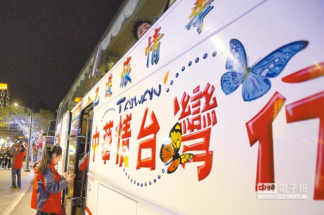 總統大選後傳大陸將限縮陸客來台人數,近期大陸旅客申請不用排隊,甚至出現用不完配額的現象,旅遊業者憂來台人數持續不振。(陳仁萱攝)