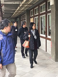 監察委員王美玉一行昨天巡視馬祖高中考場,為考生及工作人員加油打氣。(圖:人事室提供)