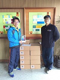 信望愛文教基金會21日捐贈本縣各國中小教學用平板電腦共計689台。(圖:教育局提供)
