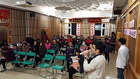 吳尚恆、顏秋濱中醫師以「心理睡眠健康」為題在西莒針對志工朋友、社區民眾舉辦講座。(圖:莒光社區健康營造中心提供)