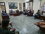 協請配合地方旅遊需求,議長張永江拜會東引指揮部。(圖:連江縣議會)