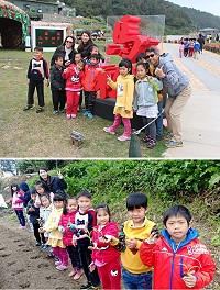 仁愛國小全校師生昨天進行戶外教學活動,體驗玉米種植和欣賞馬祖燈區。(圖:王建華、吳嘉榮)