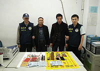 　移民署連江地區行政中心13日會同馬祖調查站、警察局查獲黃O景、曾O興兩位來馬自由行陸客，連日從事算命等許可以外之活動或工作，不法所得達新台幣18萬餘元，已移請連江縣警察局偵辦並釐清有無詐欺之嫌。（圖：移民署連江地區行政中心）