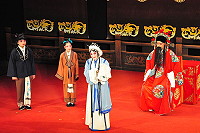 　芹壁素人「御甲戲園」、國光劇團合力演出名劇《秦香蓮》，精彩演繹民眾耳熟能詳的歷史故事。（圖／文：馮紹夫）