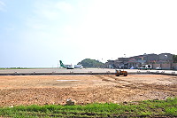 　南竿班機持續增加，為滿足停機需求，南竿航空站展開停機坪擴建工程，總長度增加55公尺，將可容納4架班機。（圖／文：馮紹夫）