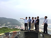 　改善塘岐及后澳地區行動通訊品質，中華電信及北竿鄉公所、馬管處等單位現勘短坡山架設基地台可行性。（圖：北竿鄉公所提供）