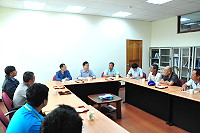 　北竿多家海上娛樂業者在民代陪同下向縣長陳情，建請縣府出面管制航運業者爭搶海上娛樂事業。（圖／文：馮紹夫）