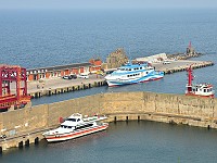 旅遊活動升溫,昨天上午「東海明珠」、「吉順捌號」雙開,從東引載運226位旅客到南竿。(圖/文:陳其敏)
