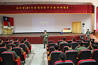 　副參謀長唐上校提醒官兵熱傷害及登革熱防治的重要性。（圖／文：陳玉笈）