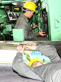 上圖:南竿守備大隊機步連二兵尤宗聚精會神的實施保養。弟兄辛苦的鑽在車底進行保養。下圖:弟兄辛苦的鑽在車底進行保養。(圖/文:呂鎮宇)