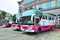 　南竿地區假日觀光卡蹓公車6月開跑！提供背包客更多交通選擇。（圖／文：馮紹夫）