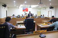 　南竿鄉代會第10屆第3次定期大會昨天開議，鄉長陳振國進行施政報告及說明。（圖／文：吳嘉榮）