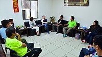 　東引鄉民代表會定期大會，鄉代表關切交通、水質改善，議長張永江特別到場聽取鄉長楊雲成、鄉代表、村長意見，並提出具體改善做法。（圖／文：陳其敏）