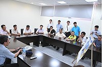 立法院交通委員會馬祖交通建設考察團聽取民航局北竿機場擴建簡報。(圖/文:陳鵬雄)