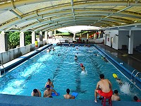 　盛夏來臨，涼快消暑的游泳池是東引軍民最佳去處。（圖／文：陳其敏） 