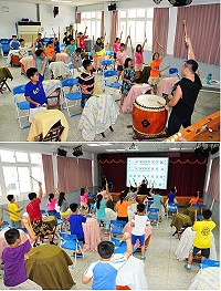 馬祖大鼓將敲出新樂章!縣府文化局特別邀請「十鼓擊樂團」抵馬指導,從6月28日至7月1日進行共20小時的密集訓練,南竿仁愛國小由柳衍宏老師擔綱,指導對大鼓有興趣的小朋友「醒獅鑼鼓」系列的鼓譜。(圖/文:曹重偉)