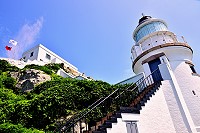 　112歲的東引燈塔，今年是豐收的一年，接續完成國定古蹟升格及復燈任務。（圖／文：陳其敏）