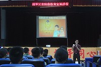 翁講師針對火災起因、預防方法詳細說明,教育官兵防患未然。(圖/文:邱毓凱)