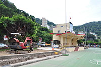 　迎接縣運會，福澳運動場司令台周邊進行維修整建工程。（圖／文：馮紹夫）