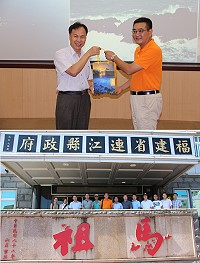 大陸琅岐鎮黨委綜治副書記黃青一行13人昨天來馬交流考察。(圖/文:吳嘉榮)