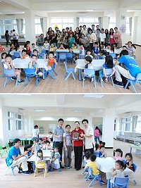 昨日為小天使幼兒園最後一日上課,連江縣立介壽國中小附設幼兒園舉辦105學年度小天使參訪迎新活動,使30位幼生能認識幼兒園新環境及新師長。教育局長陳冠人及介壽附幼園長吳健忠致贈小天使幼兒園園長林淑珠紀念獎牌,感謝小天使幼兒園10年半以來培育學齡前幼生的卓越貢獻。(圖/文:楊凱棻)