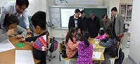 　中正國中小輔導主任程元鋒為馬祖有史以來首位非縣府保障名額獲師鐸獎之教師，他以愛心和耐心作育無數英才。今年3月教育部長官參訪中正國中小數學亮點基地成果，程元鋒擔任公開授課教師。（圖：程元鋒提供）