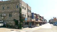 塘岐中正路國宅長期面臨土地以及建物結構老舊問題,地方民代爭取公有土地釋出希望澈底解決問題。(圖/文:陳鵬雄)