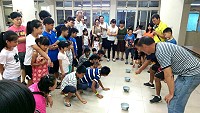 塘岐村辦公處在塘岐惠民市場舉辦一年一度的中秋聯誼活動,場面熱鬧。(圖/文:陳鵬雄)