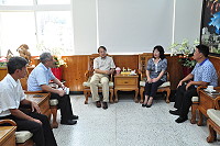　莒光議員陳貽斌、鄉長謝春欗針對票價調漲前往縣府反映民意，希望政府多與地方、業者協商，降低民意反彈。（圖／文：馮紹夫）
