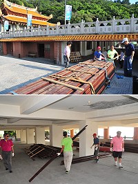馬祖境天后宮因應內部構造及外觀等多處遭白蟻侵蝕及退色等因素,廟管會決議進行整修工程,預定10月10日「媽祖昇天祭」結束後進行,目前已開始備料,屆時神明金身會請至交誼廳中供信眾參拜,預定年底前可以完成。(圖/文:曹重偉)