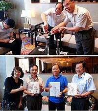 　茅台酒廠集團公司董事長袁仁國、馬祖府會首長互贈紀念品暨2016年8月6日馬祖高粱酒與大陸國酒茅台勾兌儀式，由縣長劉增應、集團銷售公司總經理馬玉鵬主持，雙方封蓋、貼標、互贈並見證歷史性的一刻。（圖：連江縣政府文化局）